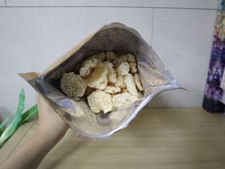 미즈꼬레아 치즈맛 누룽지크리스피 — 5점을 준 리뷰어가 2022년 3월 올린 사용 사진