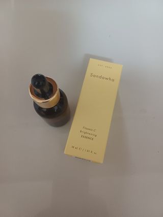 스킨큐어 산다화 비타민c 화이트닝 에센스 30ml — 5점을 준 리뷰어가 2023년 10월 올린 사용 사진
