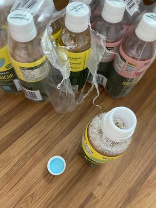 더그레잇티 콤부차 [매일유업] 더그레잇티 44kcal 콤부차 300ml *12개입 (오리지널 6개+베리리치 6개) — 3점을 준 리뷰어가 2023년 7월 올린 사용 사진