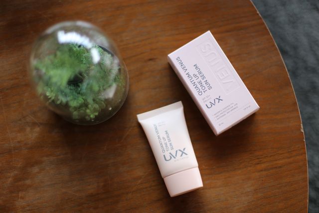 UVX 퀀텀 비너스 맑은 톤업 선세럼 리뷰 사진