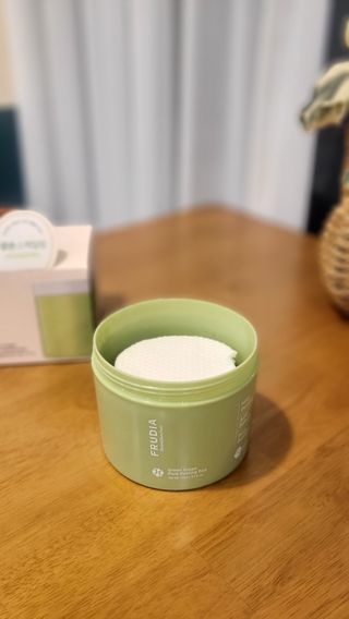 [후르디아] 약산성  모공 필링 패드(70매) — 5점을 준 리뷰어가 2024년 2월 올린 사용 사진
