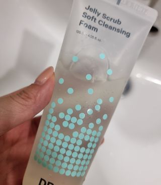 닥터에프파이브 젤리스크럽 소프트 클렌징폼 120ml — 5점을 준 리뷰어가 2022년 6월 올린 사용 사진