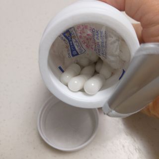 프리마인 성큼다가온 봄, 이너뷰티를 챙겨야 피부도 화사하게, 컨디션도 활기차게. 흡수율을 높인 고효율 비타민. — 4점을 준 리뷰어가 2022년 3월 올린 사용 사진
