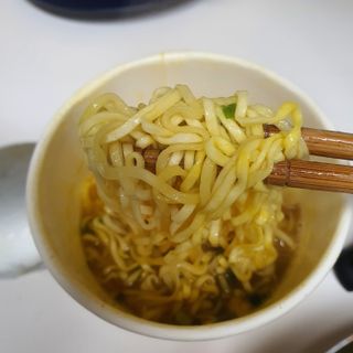 NISSIN 닛신 컵누들  4종 - 씨푸드오리지날, 씨푸드 스파이시, 씨푸드 커리, 씨푸드 XO소스 — 5점을 준 리뷰어가 2021년 11월 올린 사용 사진