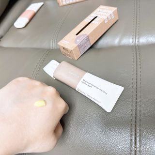 [후르디아] 끈적임 없는 착한성분 비건  핸드크림 3종 — 4점을 준 리뷰어가 2023년 12월 올린 사용 사진