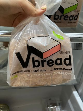 롯데제과 Vbread 포카치아식빵1개 + 미니식빵 1개 + 머핀 2개 세트 — 5점을 준 리뷰어가 2021년 9월 올린 사용 사진
