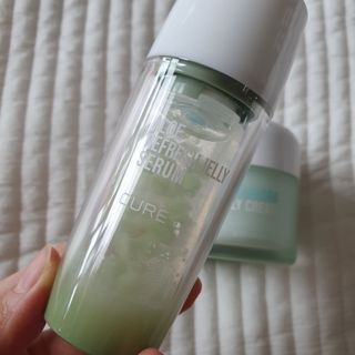 김정문알로에 큐어 큐어 알로에 리프레쉬 젤리 세럼, 큐어 알로에 하이드로 젤리 크림 — 4.5점을 준 리뷰어가 2021년 4월 올린 사용 사진