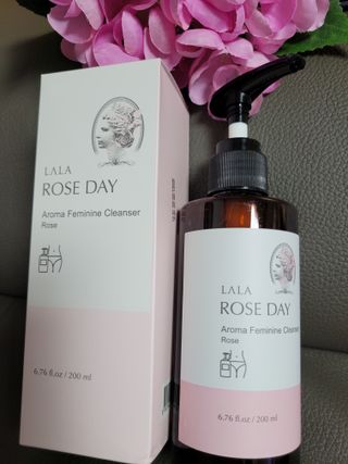 라라로즈데이 시즌2 여성청결제 200ml 아로마 페미민 클렌저, 독일더마인증 — 5점을 준 리뷰어가 2021년 9월 올린 사용 사진