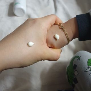 mom e 맘이 내추럴 베이비 케어 샴푸앤바스+로션 — 5점을 준 리뷰어가 2021년 1월 올린 사용 사진