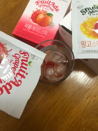 [복음자리] 바리스타 패키지 2종 랜덤발송 (딸기스무디 스틱+샤인머스캣에이드 or 망고스무디+자몽에이드) — 4.5점을 준 리뷰어가 2022년 7월 올린 사용 사진