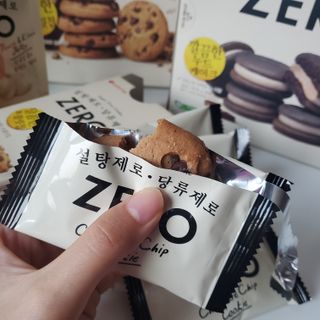 ZERO (초콜릿 칩 쿠키, 카카오 케이크, 후르츠 젤리, 아이스 콜라, 아이스 초코바) — 5점을 준 리뷰어가 2022년 6월 올린 사용 사진