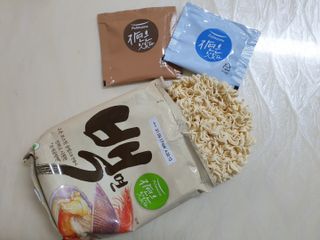 [풀무원] 자연은맛있다 정면, 백면, 홍면  세트 — 5점을 준 리뷰어가 2021년 4월 올린 사용 사진