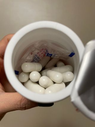 프리마인 성큼다가온 봄, 이너뷰티를 챙겨야 피부도 화사하게, 컨디션도 활기차게. 흡수율을 높인 고효율 비타민. — 5점을 준 리뷰어가 2022년 11월 올린 사용 사진