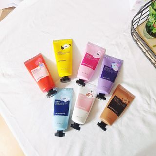 쿤달 BT21 시어버터 앤 마카다미아 퓨어 핸드크림 50ml 7구 기프트 세트 — 5점을 준 리뷰어가 2021년 3월 올린 사용 사진