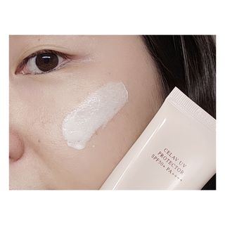 프리마인 선크림만 바꿨을 뿐인데 매일 물 2L챙겨먹고 기초케어 완벽하게 한 물빛피부 완성,셀라브UV프로텍터 — 5점을 준 리뷰어가 2023년 8월 올린 사용 사진