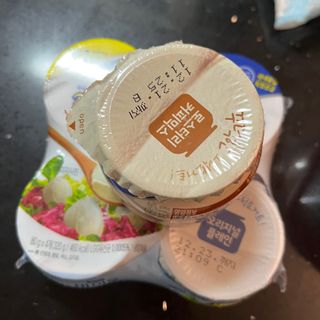 매일바이오 그릭요거트 오리지널 플레인 4개, 로스터리 커피믹스 4개 — 4점을 준 리뷰어가 2021년 12월 올린 사용 사진