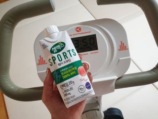 셀렉스스포츠 셀렉스 스포츠 웨이 프로틴 복숭아_ 330ml x 12팩 — 4.5점을 준 리뷰어가 2021년 7월 올린 사용 사진