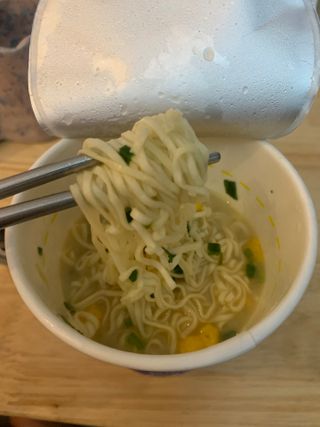 NISSIN 닛신 컵누들  4종 - 씨푸드오리지날, 씨푸드 스파이시, 씨푸드 커리, 씨푸드 XO소스 — 5점을 준 리뷰어가 2022년 12월 올린 사용 사진