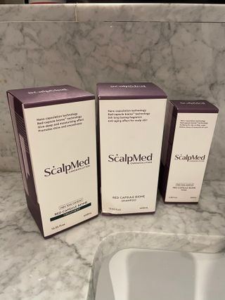 스칼프메드 레드캡슐바이옴 두피케어 프로바이오틱스 유산균 두피관리 세트 — 5점을 준 리뷰어가 2021년 4월 올린 사용 사진