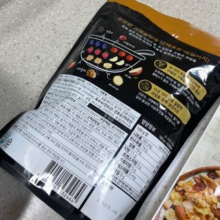 씨알푸드 씨알로 그래놀라 2종 후르츠+크랜베리 아몬드 — 5점을 준 리뷰어가 2022년 7월 올린 사용 사진