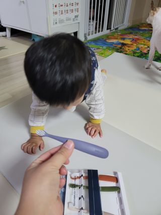 마더케이 0.5단계 유아 칫솔 세트 — 5점을 준 리뷰어가 2021년 11월 올린 사용 사진