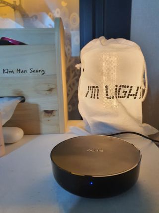 아카라 집 밖에서도 집 안을 돌봐주는 스마트 리모컨 — 4점을 준 리뷰어가 2022년 7월 올린 사용 사진