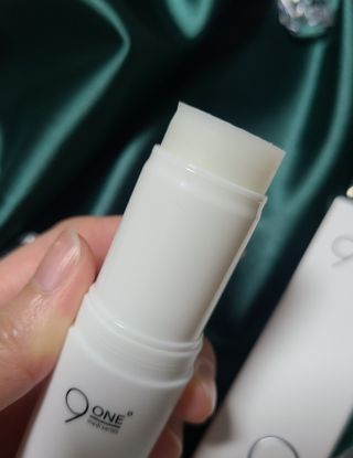 작심연구소 죽어가는 피부를 구원해줄 피부환생 메디 구원 스틱(MEDI 9-ONE STICK) — 5점을 준 리뷰어가 2022년 8월 올린 사용 사진