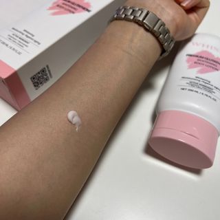위시스 프리미엄 글루타치온  화이트닝 바디로션 — 4점을 준 리뷰어가 2022년 12월 올린 사용 사진
