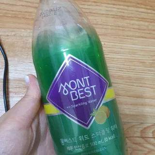 몽베스트 Montbest with Sparkling water Lime20병 — 5점을 준 리뷰어가 2023년 3월 올린 사용 사진