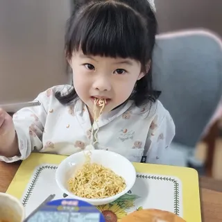 NISSIN 닛신 컵누들  4종 - 씨푸드오리지날, 씨푸드 스파이시, 씨푸드 커리, 씨푸드 XO소스 — 5점을 준 리뷰어가 2022년 5월 올린 사용 사진