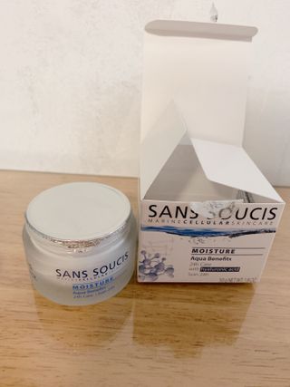 산수시 아쿠아 베네핏 24h 수부지 물광 속건조 수분크림 50ml — 5점을 준 리뷰어가 2021년 7월 올린 사용 사진