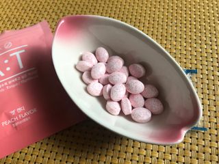 입 냄새 완화에 도움을 주는 에티켓 캔디 복숭아맛 앳캔디 — 4점을 준 리뷰어가 2020년 12월 올린 사용 사진