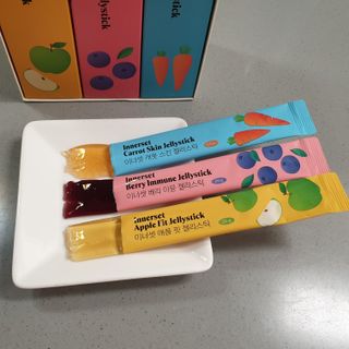 맛있게 골라먹는 이너셋 ABC젤리스틱 이너뷰티젤리 3종세트 15포X3박스 — 5점을 준 리뷰어가 2023년 4월 올린 사용 사진