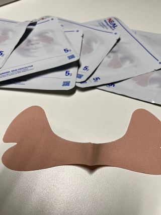 건강누리인터내셔날 닐 하이드로겔 스킨 프로텍터 골프패치 [1BOX=5매입] — 3.5점을 준 리뷰어가 2022년 5월 올린 사용 사진