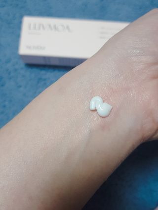 러브모아 향수 고체향수 승무원 고체향수 바르는 향수 니치향수 도손 우드세이지 앤 씨솔트 — 5점을 준 리뷰어가 2023년 1월 올린 사용 사진