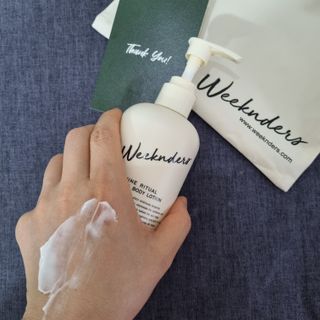 [위켄더스] 끈적임 없이 수분감을 채워주는 핸드& 바디로션 1종 랜덤발송 — 5점을 준 리뷰어가 2022년 4월 올린 사용 사진