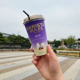 바리스타룰스 돌체 라떼 — 5점을 준 리뷰어가 2023년 4월 올린 사용 사진