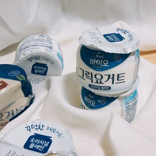 매일바이오 그릭요거트 오리지널 플레인 4개, 로스터리 커피믹스 4개 — 5점을 준 리뷰어가 2021년 12월 올린 사용 사진