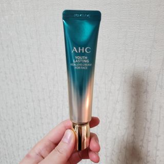 [NEW 탄력유턴 아이크림] AHC 유스 래스팅 리얼 아이크림 포 페이스 — 5점을 준 리뷰어가 2021년 2월 올린 사용 사진