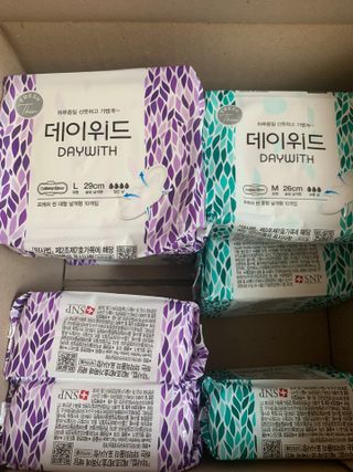 나무드 [데이위드] 국내생산 생리대 가벼운 초 슬림핏 프레쉬 씬 순면커버 생리대 10개입X1팩 — 5점을 준 리뷰어가 2021년 10월 올린 사용 사진