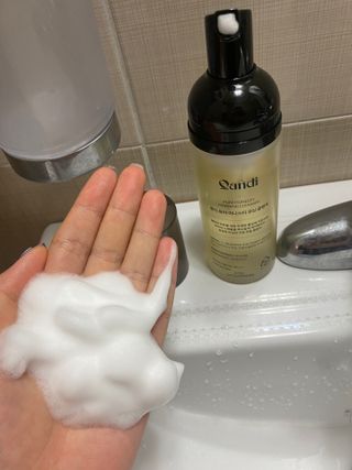 헤어플러스 콴디 아침세안제 폼클렌징 퓨어 어니스티 모닝클렌저 — 4점을 준 리뷰어가 2021년 4월 올린 사용 사진