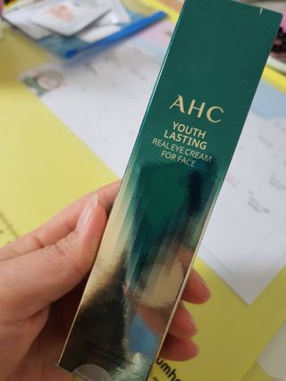 [NEW 탄력유턴 아이크림] AHC 유스 래스팅 리얼 아이크림 포 페이스 — 5점을 준 리뷰어가 2021년 2월 올린 사용 사진