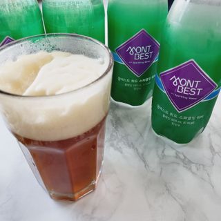 몽베스트 Montbest with Sparkling water Plain 20병 — 5점을 준 리뷰어가 2021년 11월 올린 사용 사진
