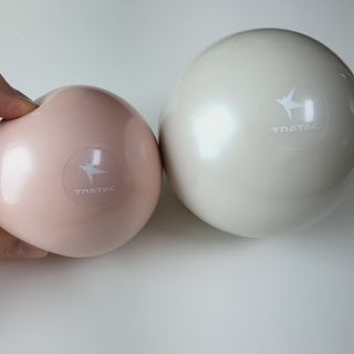 트라택 쿠셔닝 웨이트볼 0.5kg + 1kg SET — 5점을 준 리뷰어가 2022년 4월 올린 사용 사진