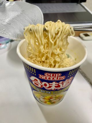 NISSIN 닛신 컵누들  4종 - 씨푸드오리지날, 씨푸드 스파이시, 씨푸드 커리, 씨푸드 XO소스 — 5점을 준 리뷰어가 2023년 1월 올린 사용 사진