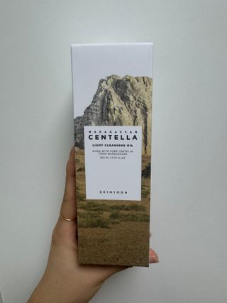 스킨1004 [SKIN1004] 마다가스카르 센텔라 라이트 클렌징 오일 200ml — 5점을 준 리뷰어가 2024년 7월 올린 사용 사진
