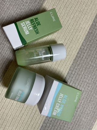 김정문알로에 큐어 큐어 알로에 리프레쉬 젤리 세럼, 큐어 알로에 하이드로 젤리 크림 — 5점을 준 리뷰어가 2021년 4월 올린 사용 사진