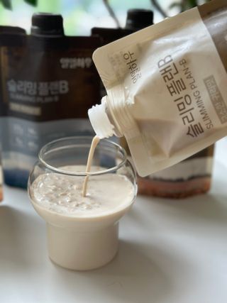 일일하우 슬리밍 플랜B 고소한 귀리맛, 진한 카카오맛 (체중조절식) — 5점을 준 리뷰어가 2023년 5월 올린 사용 사진