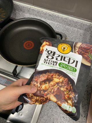 한성기업 무볼레 왕건더기 볶음밥 갈릭스테이크 — 5점을 준 리뷰어가 2021년 10월 올린 사용 사진