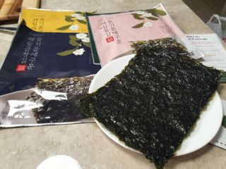 [해림맛김] 들기름에 구운 바삭바삭 김 4종 세트 + 1종 랜덤발송 총5개입 — 4.5점을 준 리뷰어가 2021년 2월 올린 사용 사진